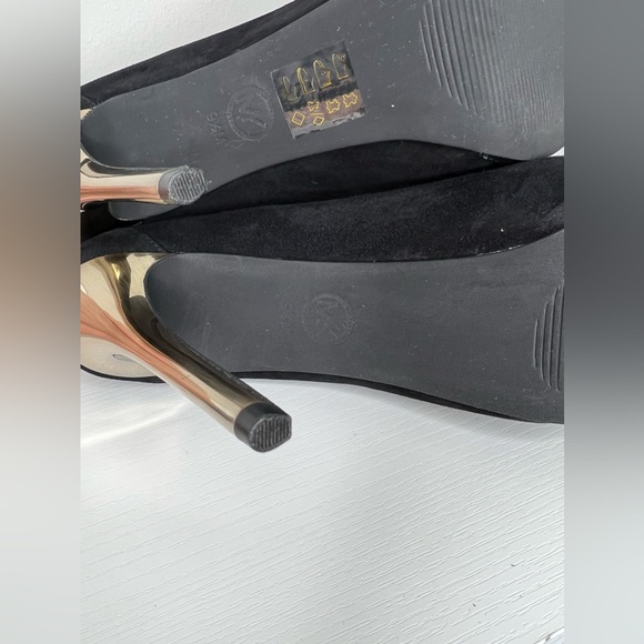 Michael Kors black suede peep toe pump with gold metallic heel. Size 9.5. New. - Picture 11 of 11